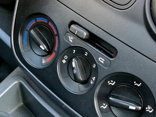 Красный Фиат Кубо, объемом двигателя 1.4 л и пробегом 140 тыс. км за 4500 $, фото 13 на Automoto.ua