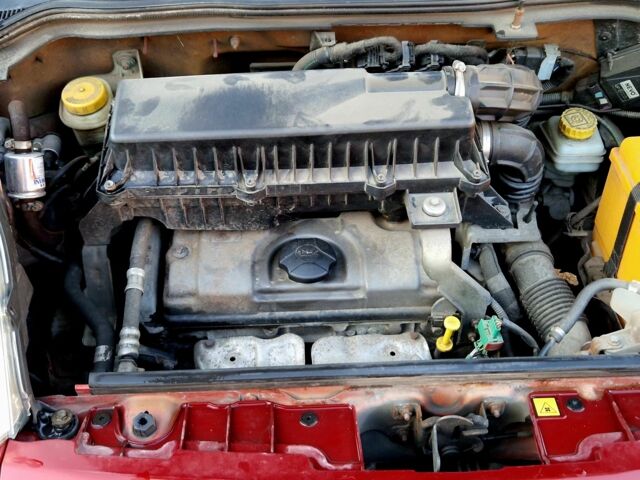 Красный Фиат Кубо, объемом двигателя 1.4 л и пробегом 140 тыс. км за 4500 $, фото 14 на Automoto.ua