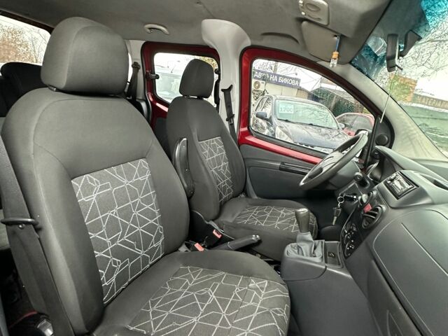 Красный Фиат Кубо, объемом двигателя 1.4 л и пробегом 211 тыс. км за 5600 $, фото 4 на Automoto.ua