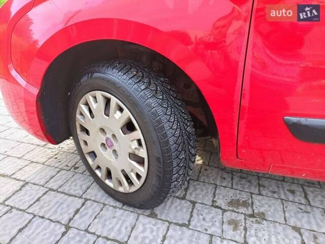 Фиат Кубо 2011 в Ивано-Франковске на Automoto.ua Красный Фиат Кубо, объемом двигателя 1.3 л и пробегом 199 тыс. км за 5099 $, фото 6 на Automoto.ua