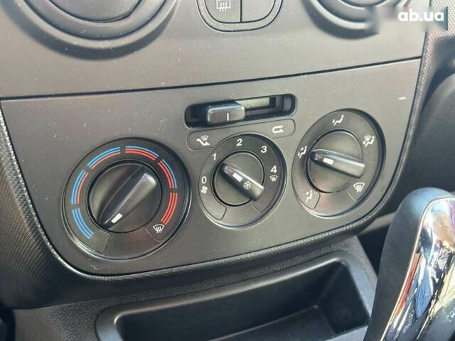 Фиат Кубо, объемом двигателя 1.3 л и пробегом 247 тыс. км за 6990 $, фото 20 на Automoto.ua