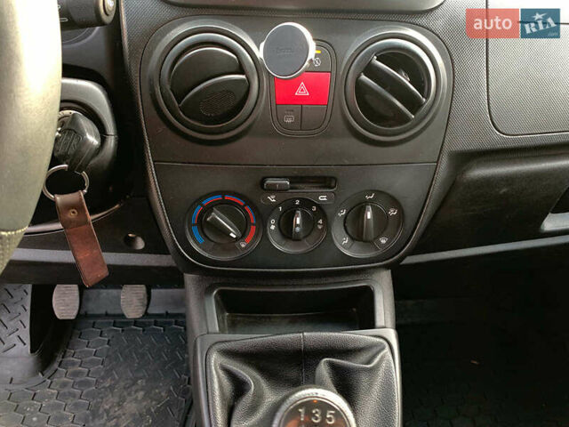 Серый Фиат Кубо, объемом двигателя 1.3 л и пробегом 155 тыс. км за 6690 $, фото 32 на Automoto.ua