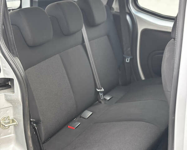 Серый Фиат Кубо, объемом двигателя 1.3 л и пробегом 190 тыс. км за 6900 $, фото 13 на Automoto.ua