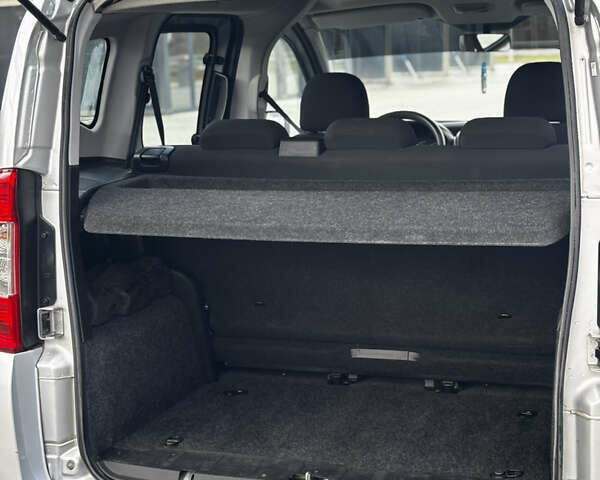 Серый Фиат Кубо, объемом двигателя 1.3 л и пробегом 190 тыс. км за 6900 $, фото 6 на Automoto.ua