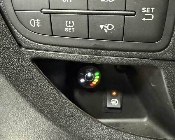 Серый Фиат Кубо, объемом двигателя 1.37 л и пробегом 84 тыс. км за 8900 $, фото 20 на Automoto.ua