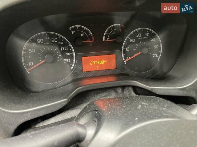 Зеленый Фиат Кубо, объемом двигателя 1.25 л и пробегом 278 тыс. км за 6000 $, фото 9 на Automoto.ua