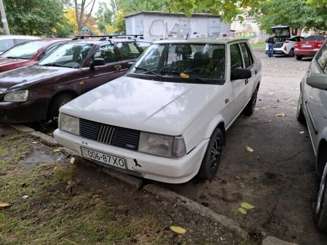 Белый Фиат Регата, объемом двигателя 1.7 л и пробегом 250 тыс. км за 1300 $, фото 1 на Automoto.ua