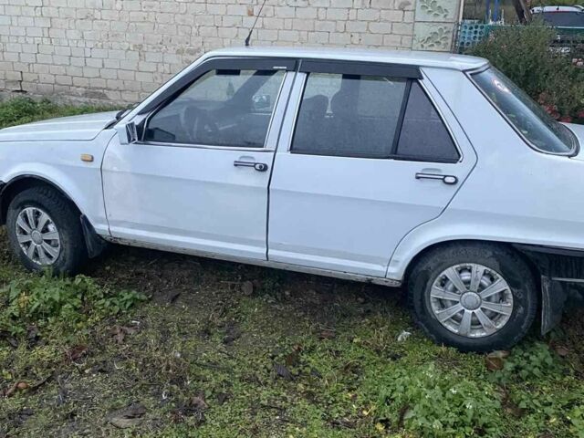 Білий Фіат Регата, об'ємом двигуна 1.7 л та пробігом 250 тис. км за 594 $, фото 2 на Automoto.ua