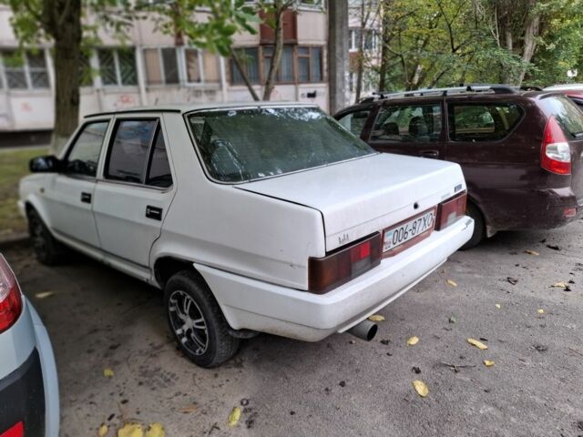 Белый Фиат Регата, объемом двигателя 1.7 л и пробегом 250 тыс. км за 1300 $, фото 6 на Automoto.ua