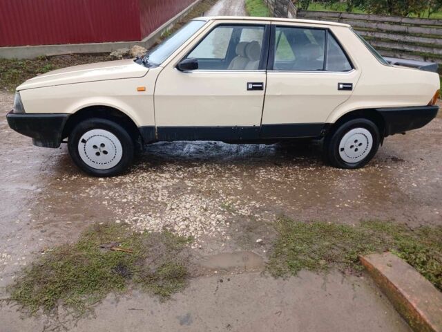 Фиат Регата 1988 в Черновцах на Automoto.ua Бежевый Фиат Регата, объемом двигателя 1 л и пробегом 240 тыс. км за 528 $, фото 6 на Automoto.ua