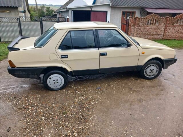 Фиат Регата 1988 в Черновцах на Automoto.ua Бежевый Фиат Регата, объемом двигателя 1 л и пробегом 240 тыс. км за 528 $, фото 3 на Automoto.ua