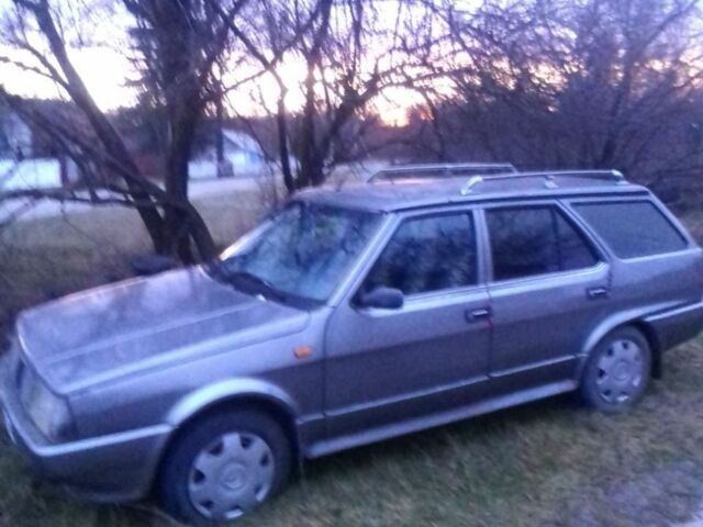 Серый Фиат Регата, объемом двигателя 1.5 л и пробегом 240 тыс. км за 800 $, фото 1 на Automoto.ua