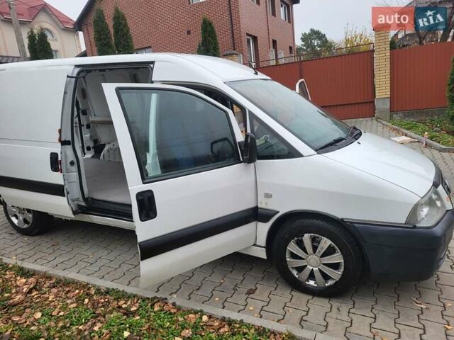 Белый Фиат Скудо, объемом двигателя 2 л и пробегом 300 тыс. км за 3600 $, фото 53 на Automoto.ua