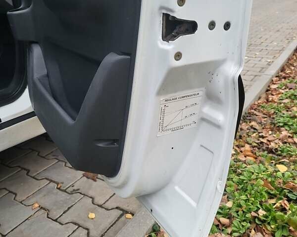 Белый Фиат Скудо, объемом двигателя 2 л и пробегом 300 тыс. км за 3600 $, фото 84 на Automoto.ua