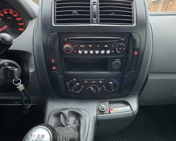 Белый Фиат Скудо, объемом двигателя 2 л и пробегом 260 тыс. км за 8200 $, фото 13 на Automoto.ua