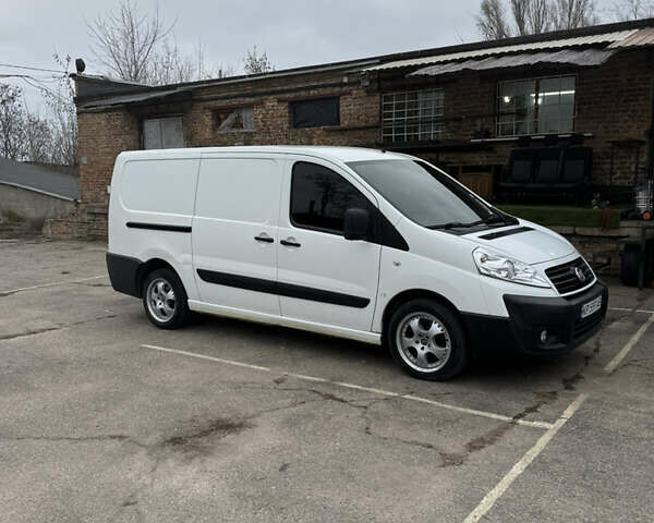 Белый Фиат Скудо, объемом двигателя 2 л и пробегом 260 тыс. км за 8200 $, фото 1 на Automoto.ua