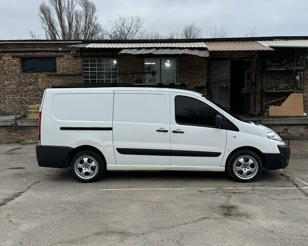 Белый Фиат Скудо, объемом двигателя 2 л и пробегом 260 тыс. км за 8200 $, фото 2 на Automoto.ua