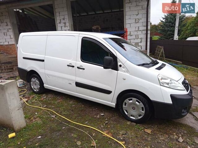 Белый Фиат Скудо, объемом двигателя 2 л и пробегом 220 тыс. км за 8000 $, фото 2 на Automoto.ua