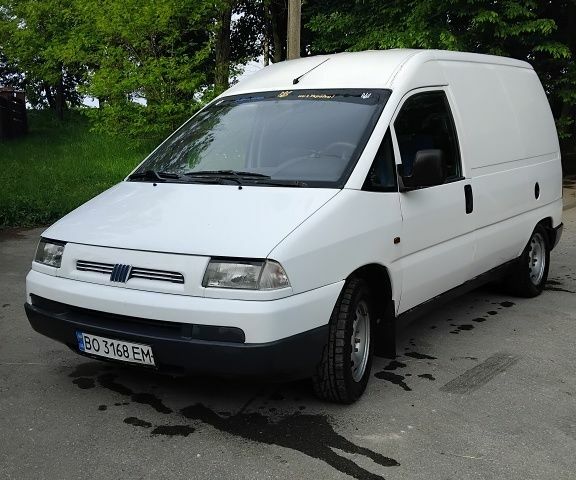 Белый Фиат Скудо, объемом двигателя 2 л и пробегом 300 тыс. км за 2700 $, фото 4 на Automoto.ua