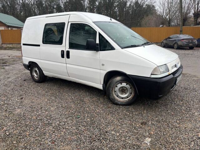 Белый Фиат Скудо, объемом двигателя 2 л и пробегом 288 тыс. км за 2499 $, фото 1 на Automoto.ua