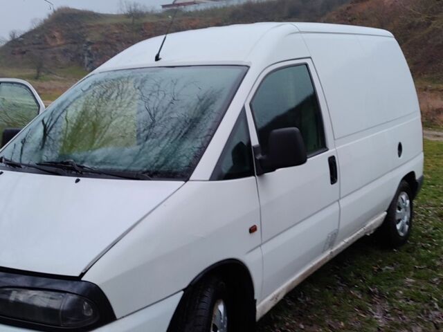 Белый Фиат Скудо, объемом двигателя 2 л и пробегом 430 тыс. км за 2400 $, фото 4 на Automoto.ua