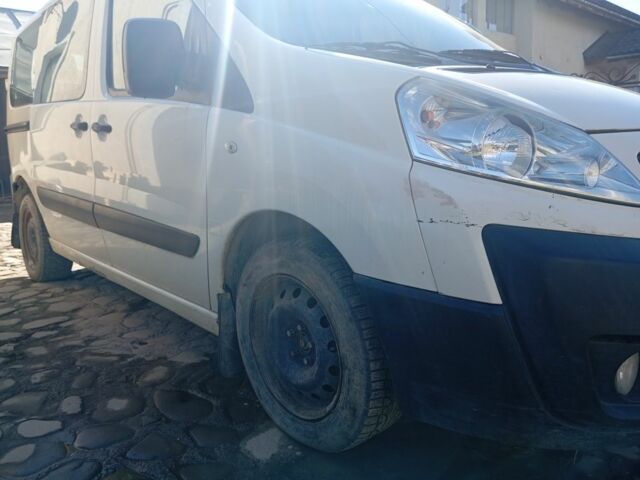 Белый Фиат Скудо, объемом двигателя 0 л и пробегом 280 тыс. км за 2800 $, фото 2 на Automoto.ua