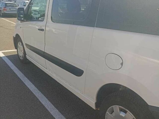 Белый Фиат Скудо, объемом двигателя 2 л и пробегом 362 тыс. км за 5500 $, фото 4 на Automoto.ua