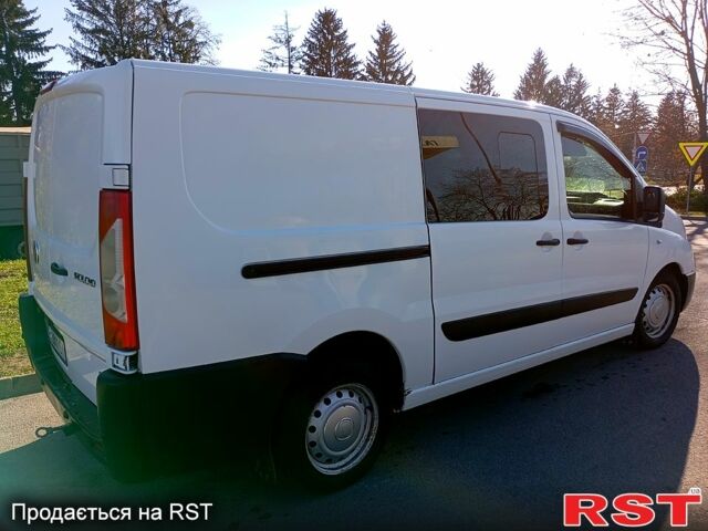 Белый Фиат Скудо, объемом двигателя 2 л и пробегом 261 тыс. км за 6200 $, фото 2 на Automoto.ua