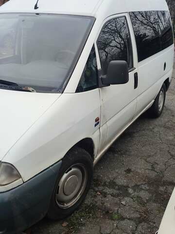 Белый Фиат Скудо, объемом двигателя 1.91 л и пробегом 450 тыс. км за 3000 $, фото 1 на Automoto.ua