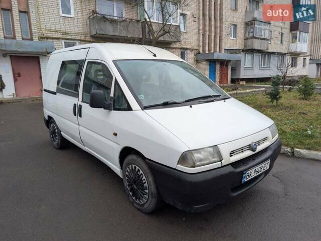 Белый Фиат Скудо, объемом двигателя 2 л и пробегом 300 тыс. км за 2950 $, фото 2 на Automoto.ua