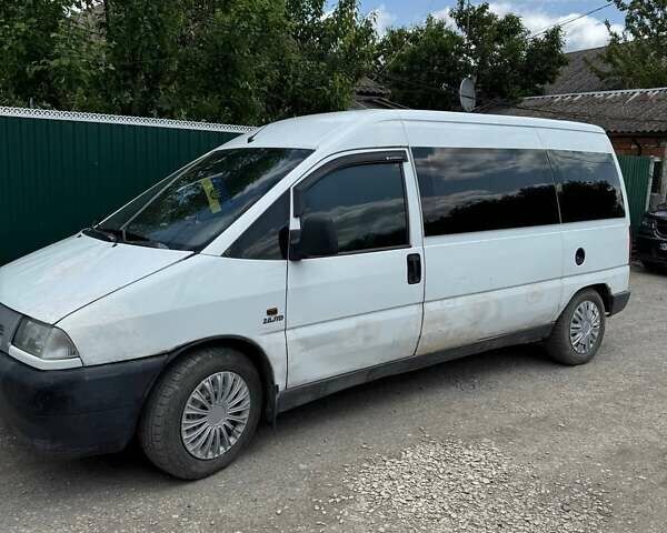 Белый Фиат Скудо, объемом двигателя 2 л и пробегом 360 тыс. км за 3000 $, фото 1 на Automoto.ua