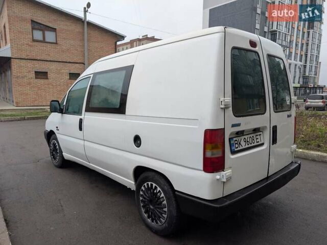 Белый Фиат Скудо, объемом двигателя 2 л и пробегом 300 тыс. км за 2950 $, фото 6 на Automoto.ua