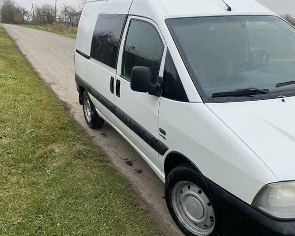 Белый Фиат Скудо, объемом двигателя 2 л и пробегом 230 тыс. км за 4300 $, фото 5 на Automoto.ua