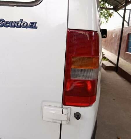 Белый Фиат Скудо, объемом двигателя 1.9 л и пробегом 380 тыс. км за 4300 $, фото 4 на Automoto.ua