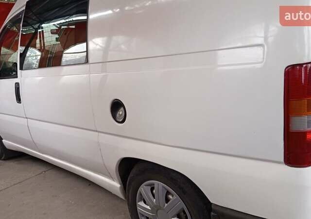 Белый Фиат Скудо, объемом двигателя 1.9 л и пробегом 380 тыс. км за 4300 $, фото 2 на Automoto.ua