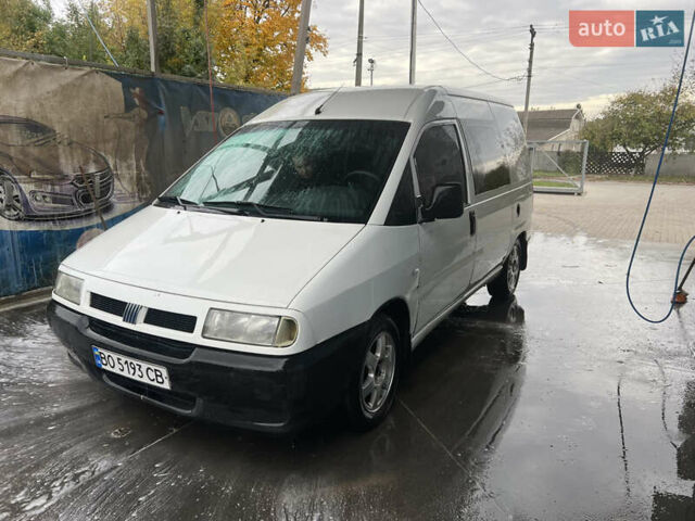 Белый Фиат Скудо, объемом двигателя 2 л и пробегом 300 тыс. км за 3250 $, фото 1 на Automoto.ua