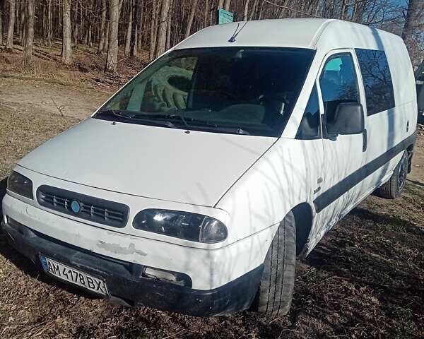 Белый Фиат Скудо, объемом двигателя 2 л и пробегом 300 тыс. км за 4500 $, фото 3 на Automoto.ua