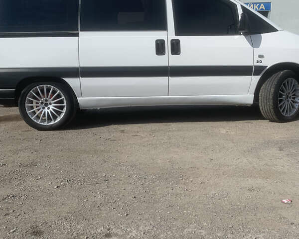 Белый Фиат Скудо, объемом двигателя 2 л и пробегом 310 тыс. км за 5300 $, фото 3 на Automoto.ua