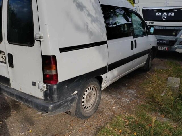 Белый Фиат Скудо, объемом двигателя 2 л и пробегом 196 тыс. км за 2500 $, фото 1 на Automoto.ua