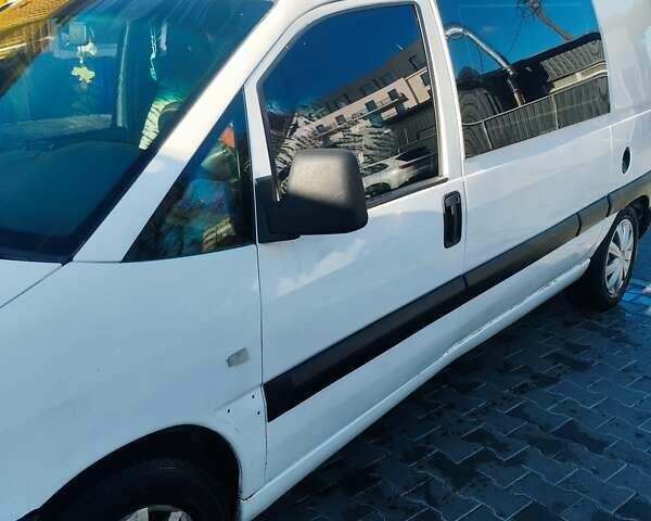 Белый Фиат Скудо, объемом двигателя 2 л и пробегом 274 тыс. км за 4100 $, фото 5 на Automoto.ua