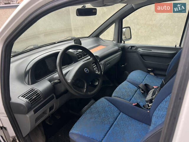 Белый Фиат Скудо, объемом двигателя 2 л и пробегом 299 тыс. км за 3649 $, фото 6 на Automoto.ua