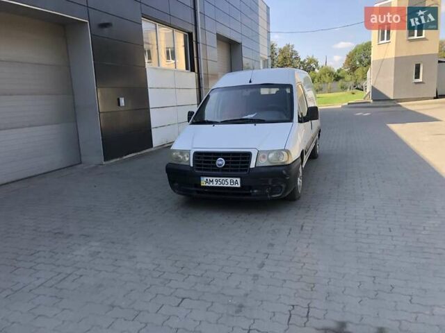 Белый Фиат Скудо, объемом двигателя 2 л и пробегом 228 тыс. км за 3350 $, фото 5 на Automoto.ua
