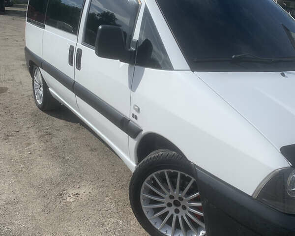 Белый Фиат Скудо, объемом двигателя 2 л и пробегом 310 тыс. км за 5300 $, фото 2 на Automoto.ua