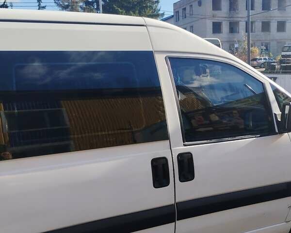 Белый Фиат Скудо, объемом двигателя 2 л и пробегом 274 тыс. км за 4100 $, фото 4 на Automoto.ua