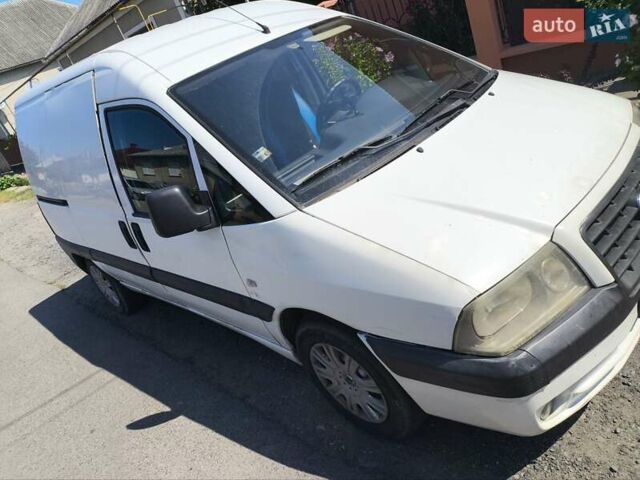 Белый Фиат Скудо, объемом двигателя 2 л и пробегом 279 тыс. км за 4685 $, фото 3 на Automoto.ua