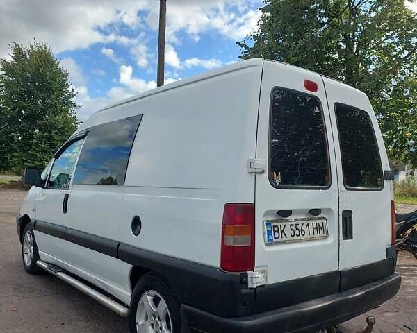 Белый Фиат Скудо, объемом двигателя 2 л и пробегом 413 тыс. км за 4000 $, фото 3 на Automoto.ua