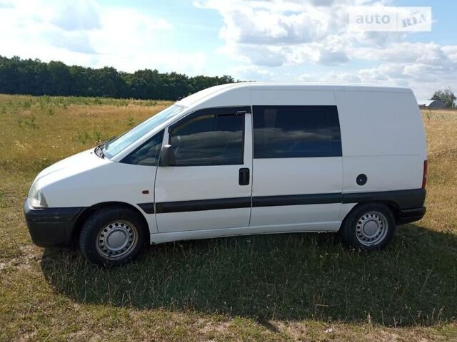 Белый Фиат Скудо, объемом двигателя 2 л и пробегом 380 тыс. км за 3800 $, фото 1 на Automoto.ua