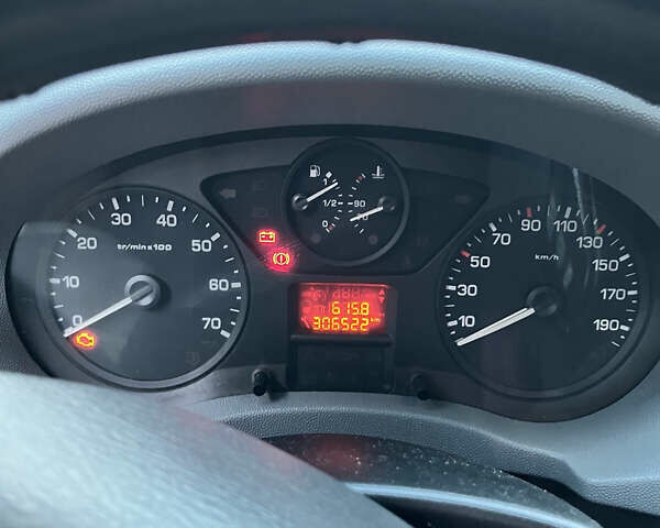 Фиат Скудо 2007 в Киеве на Automoto.ua Белый Фиат Скудо, объемом двигателя 2 л и пробегом 300 тыс. км за 6000 $, фото 12 на Automoto.ua