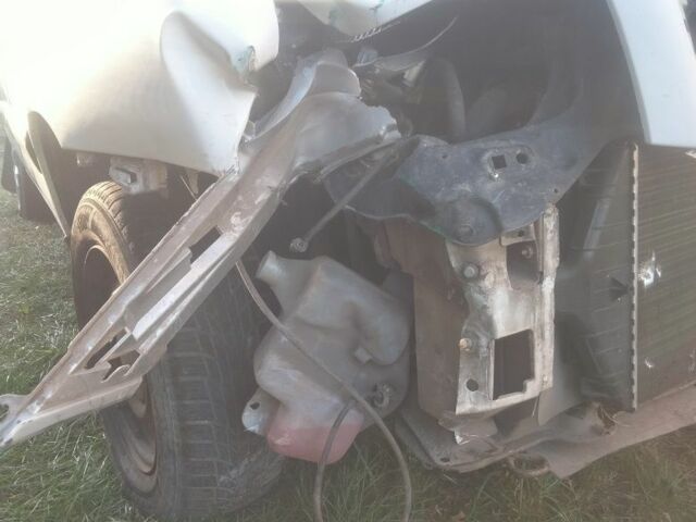 Белый Фиат Скудо, объемом двигателя 2 л и пробегом 320 тыс. км за 2500 $, фото 4 на Automoto.ua