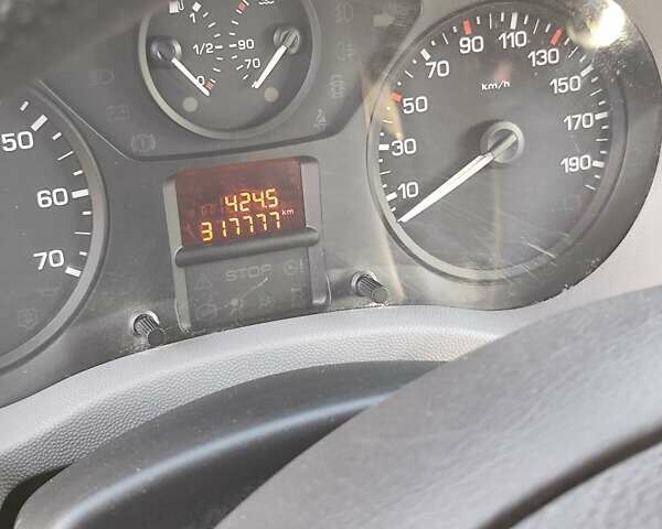 Белый Фиат Скудо, объемом двигателя 2 л и пробегом 317 тыс. км за 6100 $, фото 5 на Automoto.ua